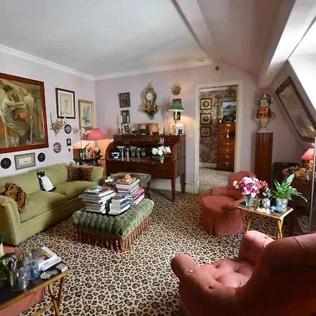Louvre Rivoli Apartment Paris